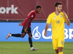 Top! Ansu Fati Bikin Gol dan Cetak Rekor