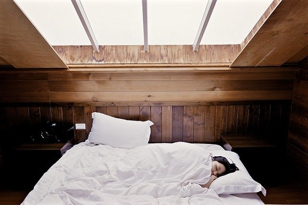 Bangun Jadi Lelah Karena Tidur dengan Lampu Menyala/ Foto: Pixabay.com