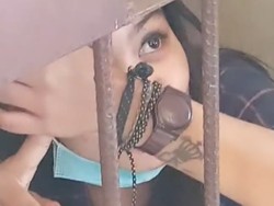 Beredar Video Gadis Ditahan Karena Terlibat dalam Pembegalan Ponsel