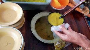 Foto: Lezatnya Empal Gentong Cirebon di Restoran Legendaris