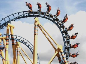 Diingatkan Jaga Jarak, Pengunjung Malah Ludahi Staf Taman Hiburan