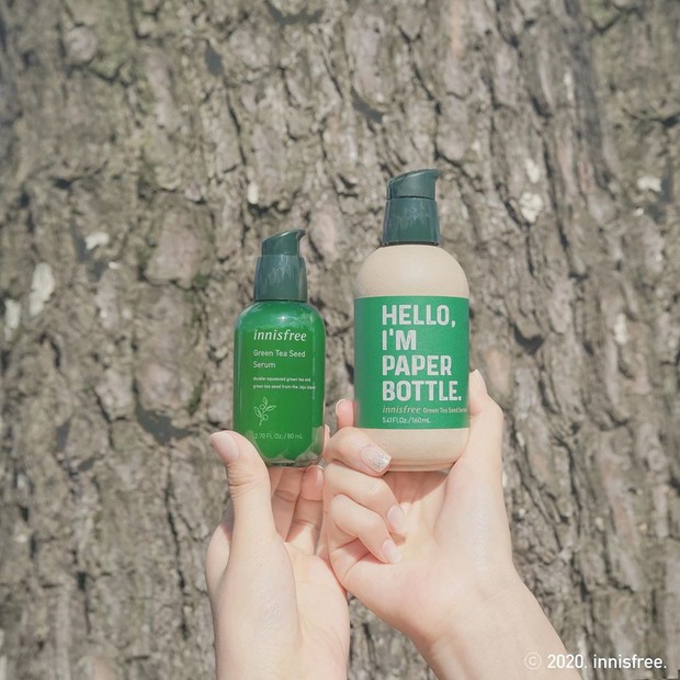 Brand skincare Korea Selatan, Innisfree, meluncurkan produk Green Tea Seed Serum dengan kemasan produk memakai bahan yang lebih aman bagi lingkungan hidup.