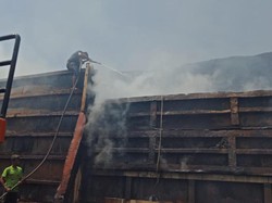 Kapal Tongkang Muatan Batu Bara Sempat Berasap, Polisi: Karena Gesekan