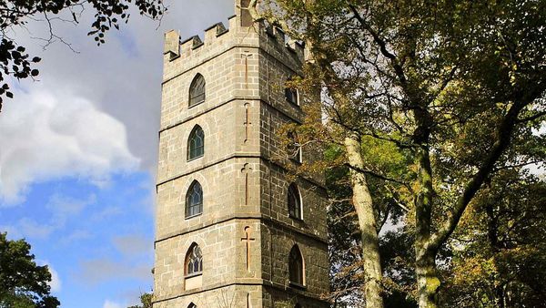 8 Foto Kastil Rapunzel di Dunia Nyata, Luarnya Jadul Saat Masuk Bikin Takjub