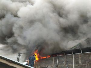 Kompleks STIQ Isy Karima Karanganyar Kebakaran