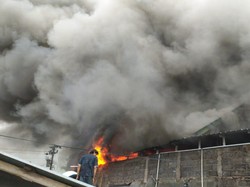 Kompleks STIQ Isy Karima Karanganyar Kebakaran