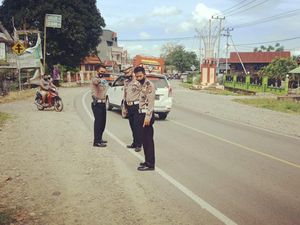 Nekat Angkut Pemudik, Belasan Minibus di Sidrap Diamankan Polisi