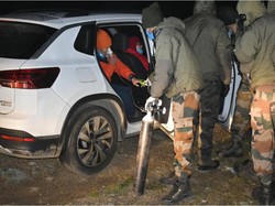 Cerita Tentara India Bantu Warga China yang Mobilnya Mogok di Gunung