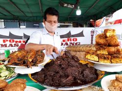 Meski Ada di Dalam Gang hingga Pasar, Kelezatannya Bertahan Puluhan Tahun