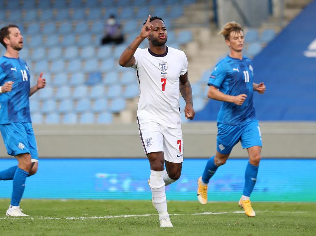 Southgate: Raheem Sterling Sudah Naik Level Southgate: Raheem Sterling Sudah Naik Level