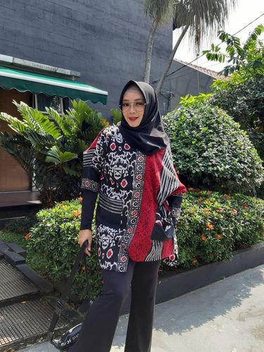 Rina Gunawan