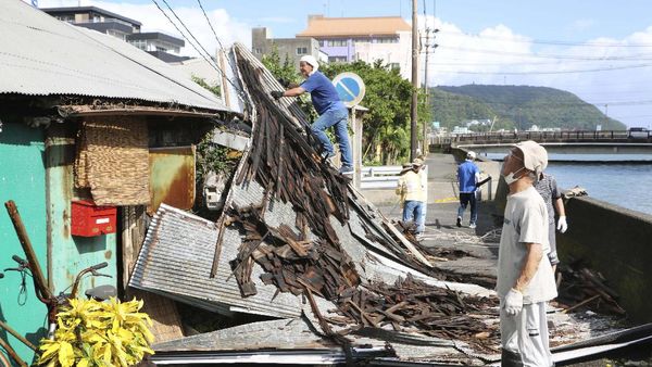 Ganasnya Topan Haishen yang Terjang Jepang