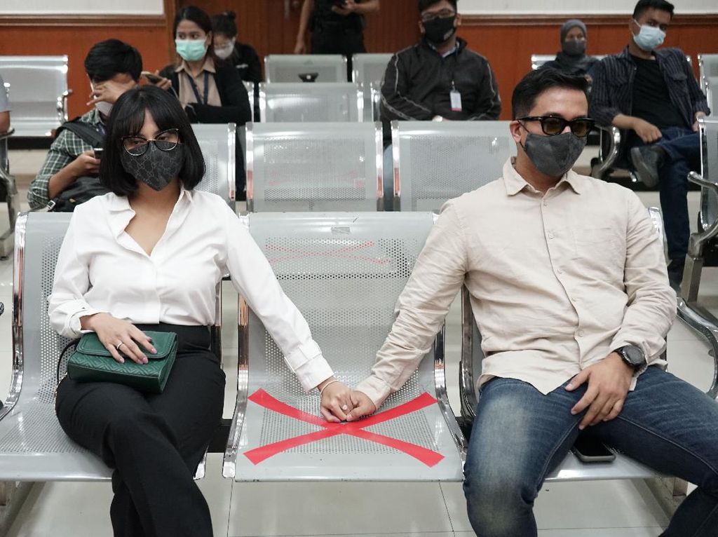 Bibi Nangis Jadi Saksi Kasus Narkoba Vanessa Angel, Takut Salah Ngomong Bibi Nangis Jadi Saksi Kasus Narkoba Vanessa Angel, Takut Salah Ngomong