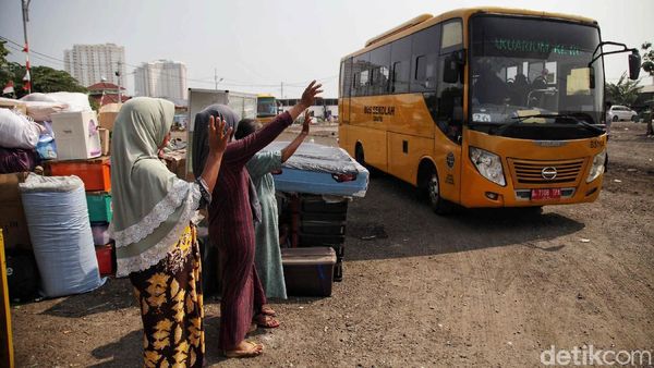 Foto Warga Kampung Akuarium Pindah ke Rusun Pesakih