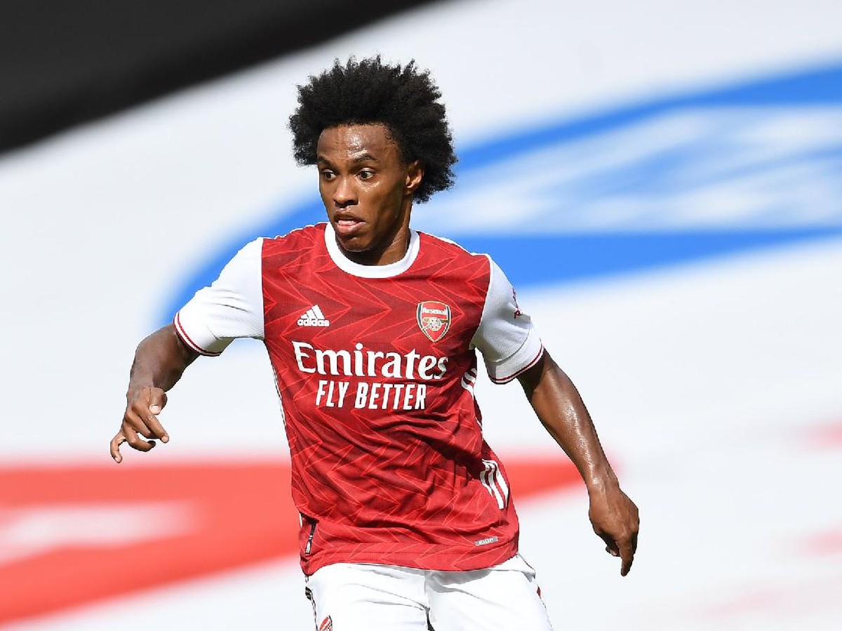Penampakan Willian Pakai Jersey Arsenal (Twitter/Arsenal)
