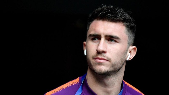 LONDON, ENGLAND - APRIL 09:  Aymeric Laporte of Manchester City arrives ahead of the UEFA Champions League Quarter Final first leg match between Tottenham Hotspur and Manchester City at Tottenham Hotspur Stadium on April 09, 2019 in London, England. (Photo by Dan Mullan/Getty Images)