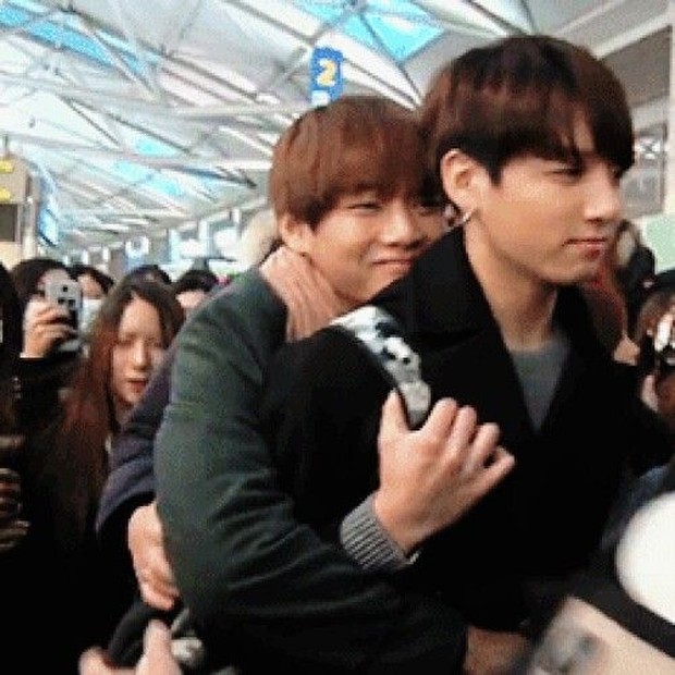 Dekat dengan idol Kpop/pinterest.com/tigerpoppet Untuk diperhatikan lebih oleh idol, sasaeng akan melakukan tindakan ekstrim.