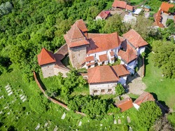 Kebanyakan Turis karena Pangeran Charles, Desa Ini Bete