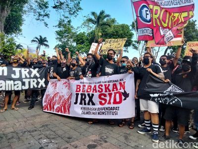 Potret Pendukung Jerinx Demo Tanpa Jaga Jarak