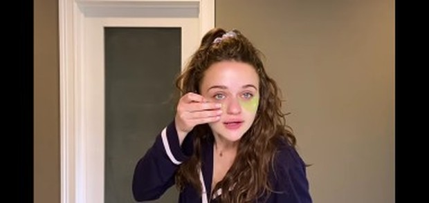 Rahasia kulit glowing Joey King