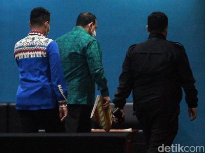 Jalani Sidang Etik, Ketua KPK Firli Masuk Lewat Pintu Belakang