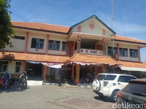 Cawabup PDIP Positif COVID-19, KPU Sidoarjo Langsung Disterilisasi