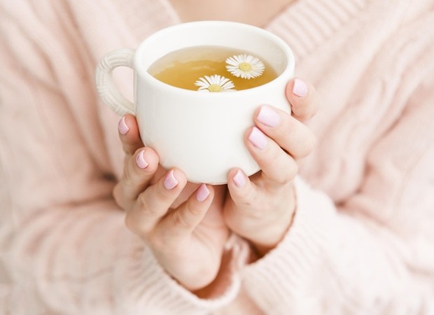 minum teh hijau setidaknya tiga kali seminggu dikaitkan dengan 25% lebih rendah terkena resiko penyakit jantung dan stroke.