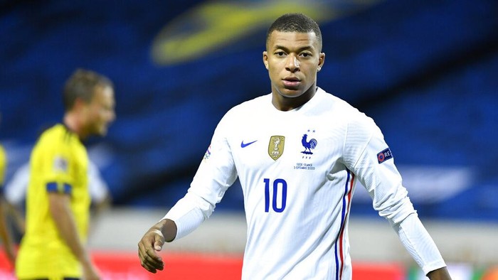 Frances Kylian Mbappe during the UEFA Nations League soccer match between Sweden and France at Friends Arena, Saturday, Sept. 5, 2020, in Stockholm, Sweden. (Jessica Gow/TT via AP)