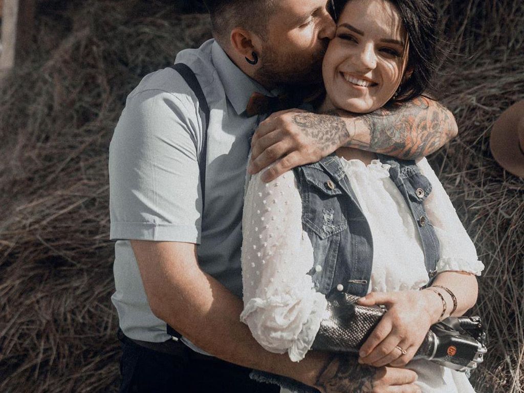Kisah Wanita yang Tangannya Dipotong Mantan Suami, Kini Temukan Cinta Baru Kisah Wanita yang Tangannya Dipotong Mantan Suami, Kini Temukan Cinta Baru