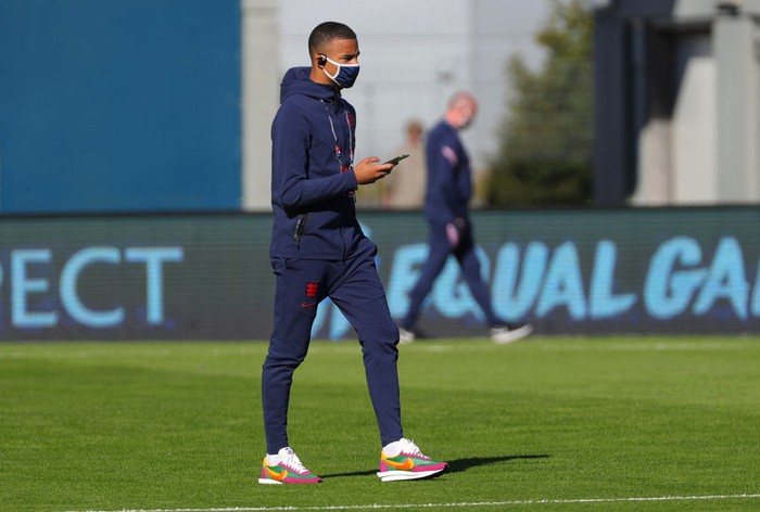 REYKJAVIK, ICELAND - SEPTEMBER 05: Mason Greenwood of England takes a look at the pitch prior to the UEFA Nations League group stage match between Iceland and England at Laugardalsvollur National Stadium on September 05, 2020 in Reykjavik, Iceland. (Photo by Haflidi Breidfjord/Getty Images)