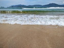 Surganya Watersport, Taklukan Ombak 3 Pantai di Banyuwangi Ini!