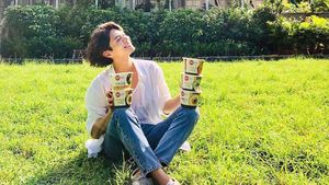 10 Potret Tampan Park Bo Gum Saat Makan Daging dan Ramyeon