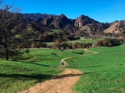 Perempuan Ini Tewas Saat Hiking di Cuaca Panas Ekstrem