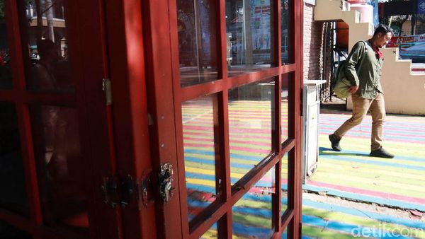 Perpustakaan Portable di Alun-alun Ujungberung Tak Terawat