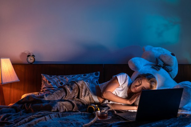 bisa meningkatkan produksi hormon melatonin, dimana hormon ini memiliki efek yang menenangkan.