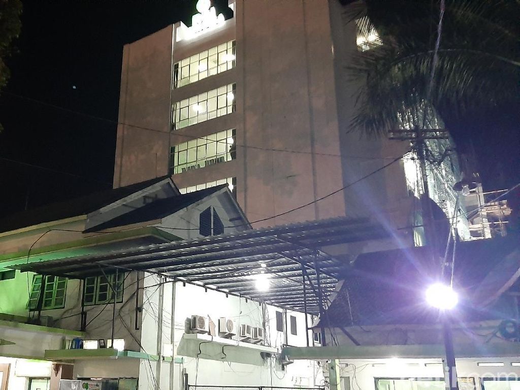 4 Pekerja Proyek RSI Unisma Tewas dalam Lift yang Jatuh 4 Pekerja Proyek RSI Unisma Tewas dalam Lift yang Jatuh
