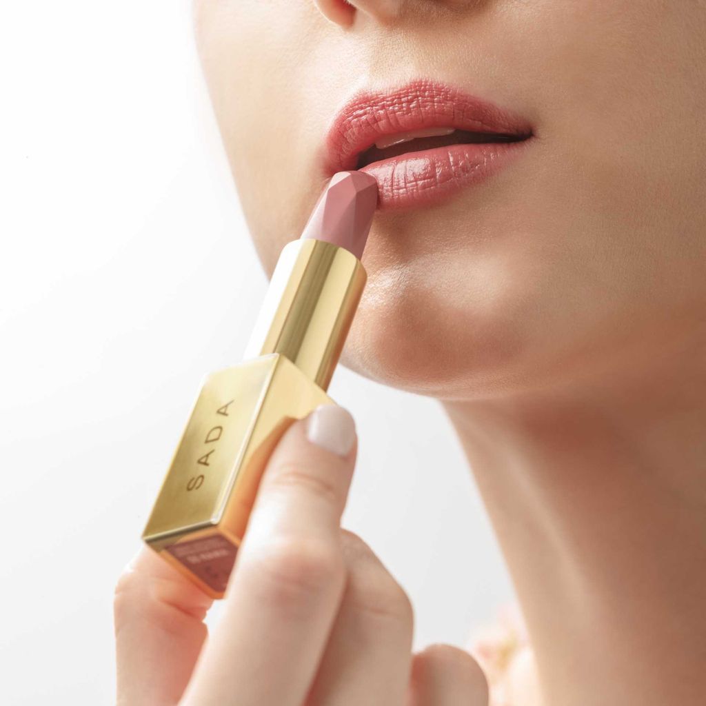 Satin Seduction Lipstick dan Velvet Passion Matte Lipstick