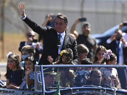 Tolak Divaksin, Presiden Brasil Sebut Vaksin Corona Ubah Manusia Jadi Buaya