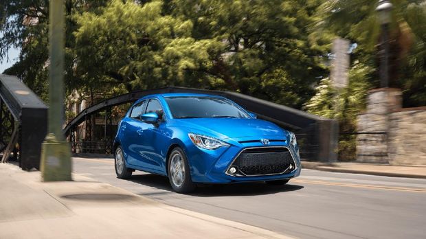 Toyota Yaris berbasis Mazda2 yang dijual di Amerika Serikat.