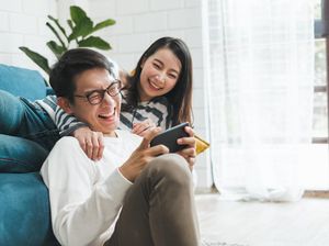 Wanita Temani Pria Main Game Jadi Bisnis, Penghasilannya Sampai Rp 140 Juta Wanita Temani Pria Main Game Jadi Bisnis, Penghasilannya Sampai Rp 140 Juta