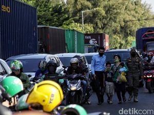 Petugas Razia Gepeng-Anak Jalanan di Makassar Jelang Ramadan