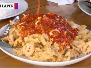 Bikin Laper! Nikmatnya Kepiting Bumbu Pecak dan Cumi Saus Thailand