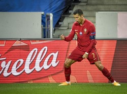 Cristiano Ronaldo di Ambang Rekor Gol Ali Daei, Giggs Bilang Begini