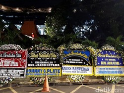 Jakob Oetama Tutup Usia, Jokowi hingga Anies Kirim Karangan Bunga