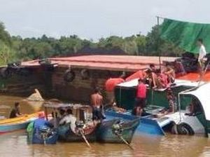 Kapal Feri Tenggelam Akibat Dihantam Gelombang di Kutim, 1 ABK Hilang