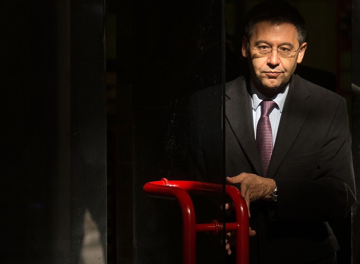 josep maria bartomeu barcelona MADRID, SPAIN - FEBRUARY 13: FC Barcelona president Josep Maria Bartomeu leaves Spain's High Court on February 13, 2015 in Madrid, Spain. FC Barcelona president Josep Maria Bartomeu attended Spain's High Court after being impeached by judge Pablo Ruz in his investigation of the Catalan club's signing of Brazilian player Neymar Da Silva. Bartomeu is suspected OF avoiding an estimated 2.8 million euros in tax. (Photo by Gonzalo Arroyo Moreno/Getty Images)