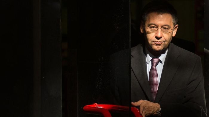josep maria bartomeu barcelona MADRID, SPAIN - FEBRUARY 13: FC Barcelona president Josep Maria Bartomeu leaves Spains High Court on February 13, 2015 in Madrid, Spain. FC Barcelona president Josep Maria Bartomeu attended Spains High Court after being impeached by judge Pablo Ruz in his investigation of the Catalan clubs signing of Brazilian player Neymar Da Silva. Bartomeu is suspected OF avoiding an estimated 2.8 million euros in tax. (Photo by Gonzalo Arroyo Moreno/Getty Images)