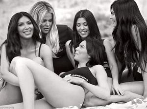 Momen Ikonik KUWTK: Pemotretan Bugil Kim Kardashian di Playboy Momen Ikonik KUWTK: Pemotretan Bugil Kim Kardashian di Playboy