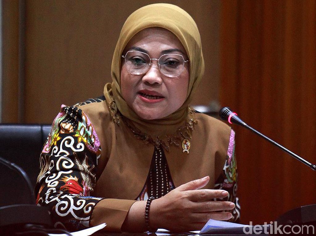 Menaker Jelaskan Aturan Upah Minimum yang Ramai Disorot di UU Cipta Kerja Menaker Jelaskan Aturan Upah Minimum yang Ramai Disorot di UU Cipta Kerja