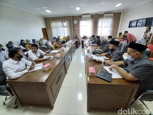 Nakes Non PNS Kota Tegal Keluhkan Upah Rp 42.500-Rp 68.000 per Hari Nakes Non PNS Kota Tegal Keluhkan Upah Rp 42.500-Rp 68.000 per Hari